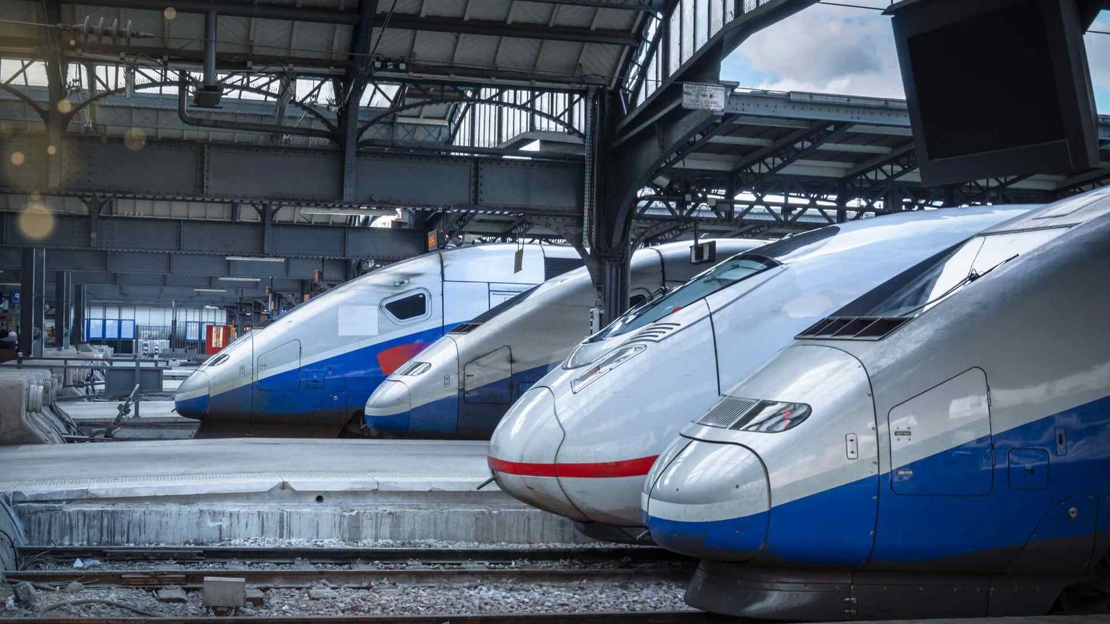 Oferta de Bilhetes a 7 Euros para Viajar na Europa 1 Shelldon-Botelho-viajando-pra-europa-21